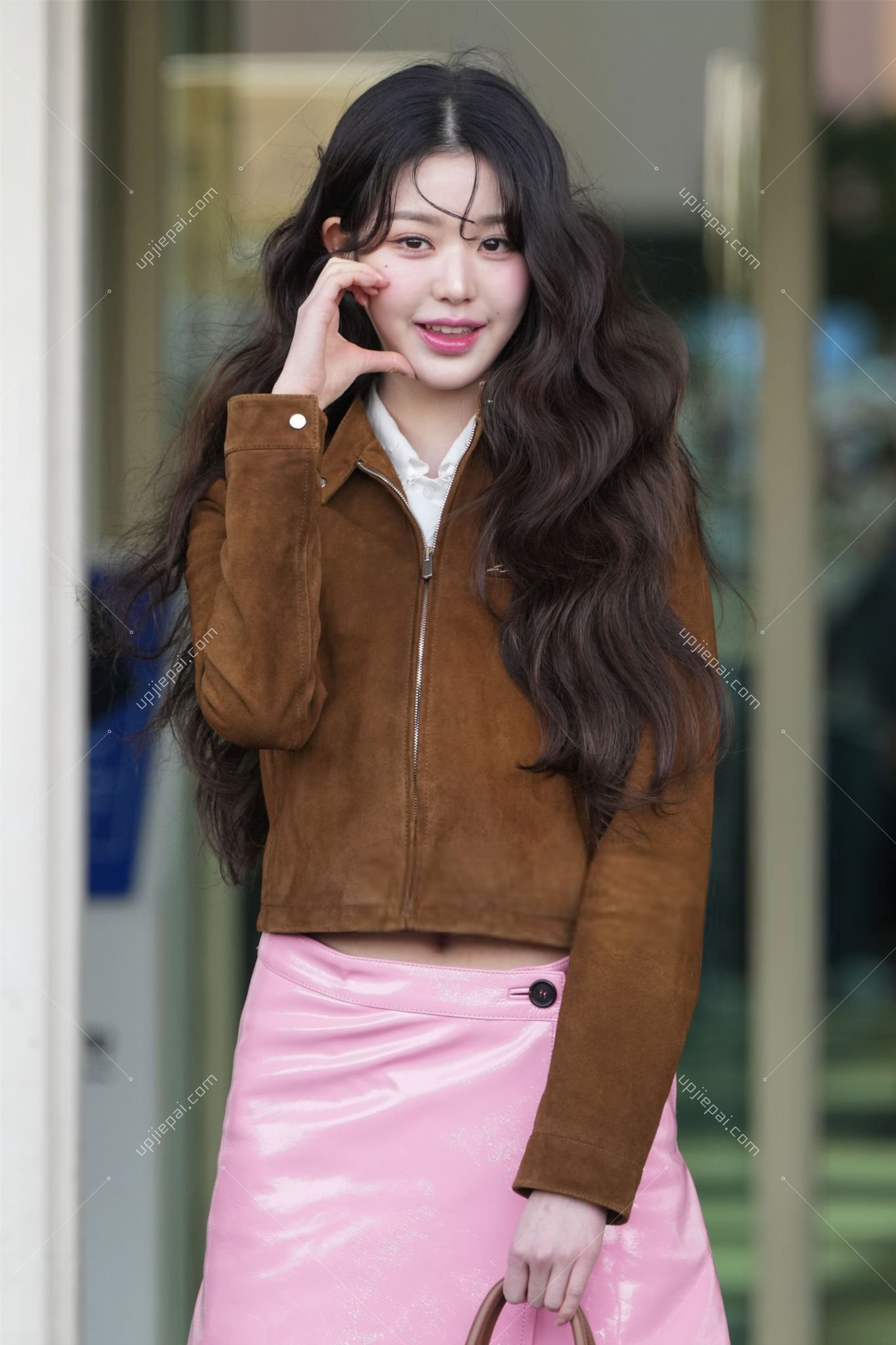 图片[1]-张元英 – 仁川国际机场街拍 [15p]-UP街拍 - 一家审美极高的美女原图网站