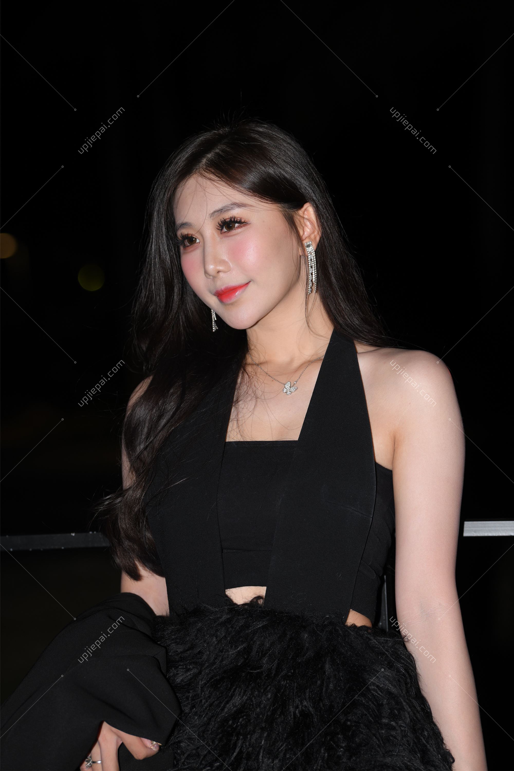 图片[1]-街拍无水印原图 – UPB00093 [211p]-UP街拍 - 一家审美极高的美女原图网站